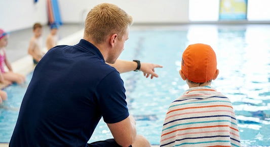 „Ich trau mich nicht!“ – Wie wir Kindern sanft die Angst vor dem Wasser nehmen
